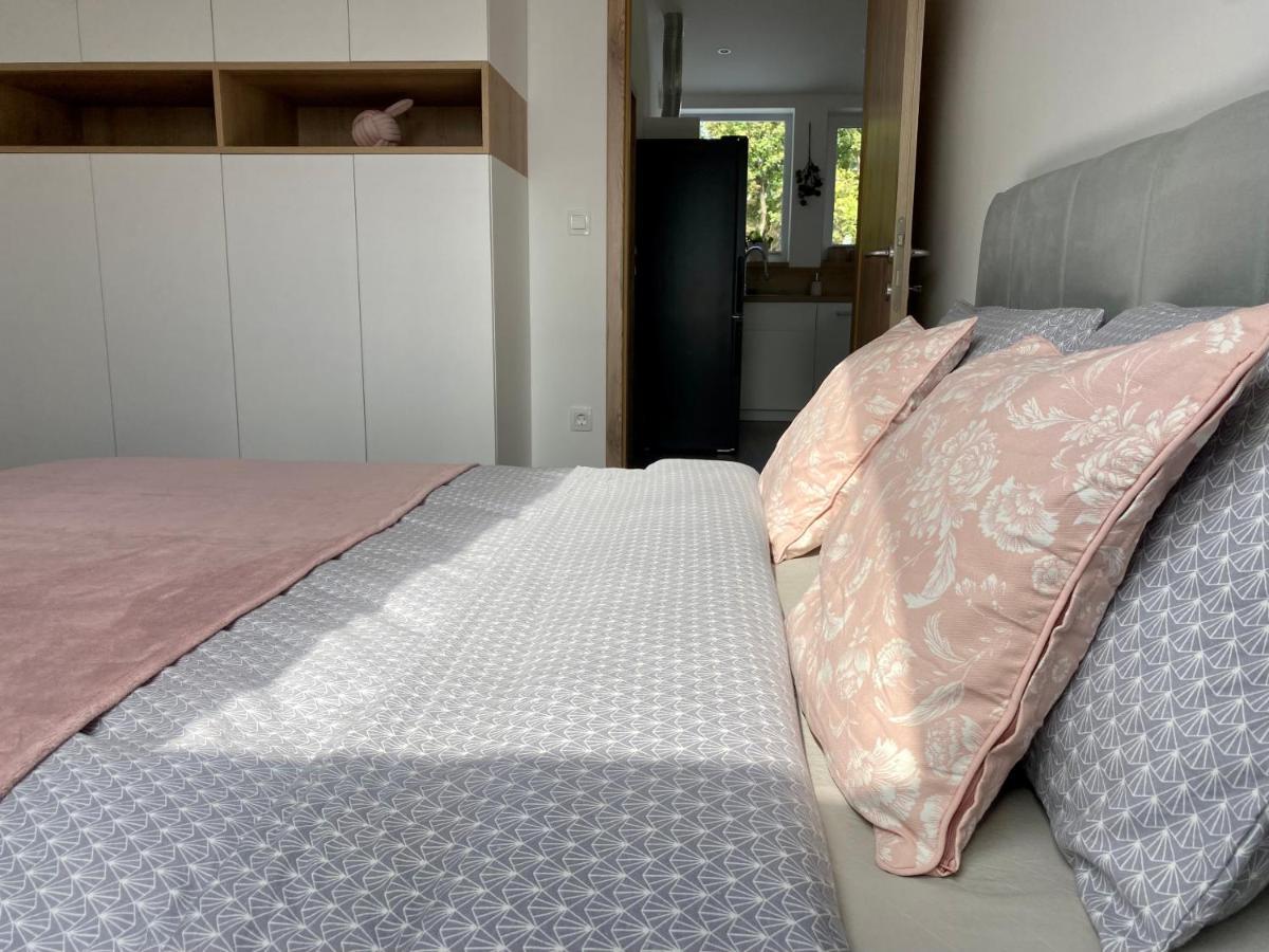 Sunny Oak Estate Apartman Mengeš Kültér fotó