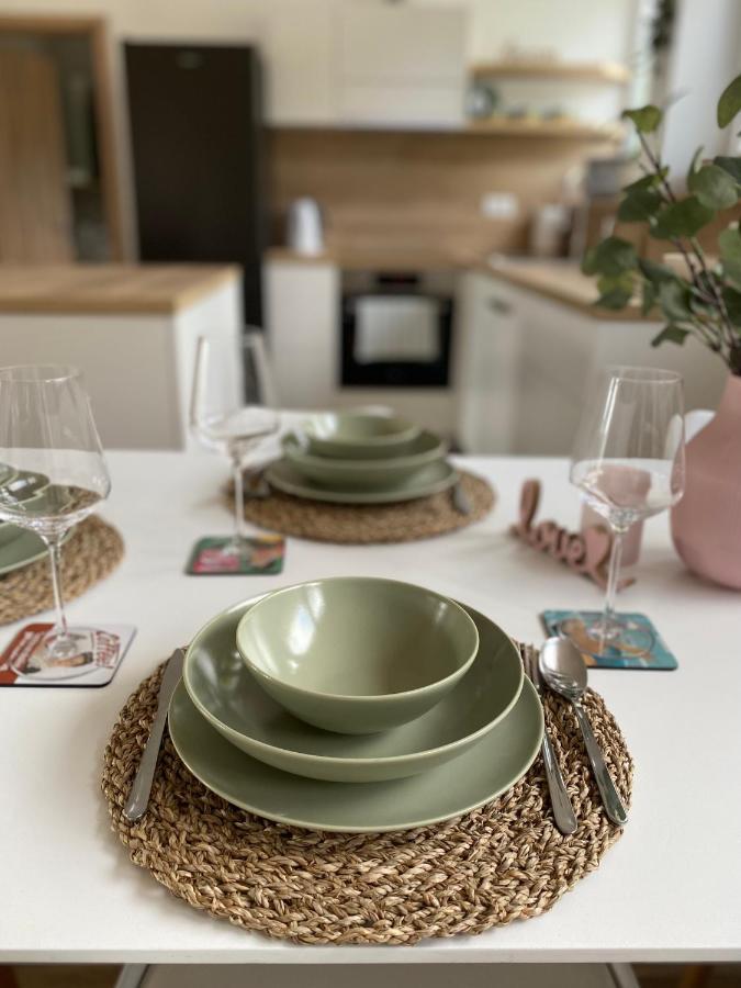 Sunny Oak Estate Apartman Mengeš Kültér fotó