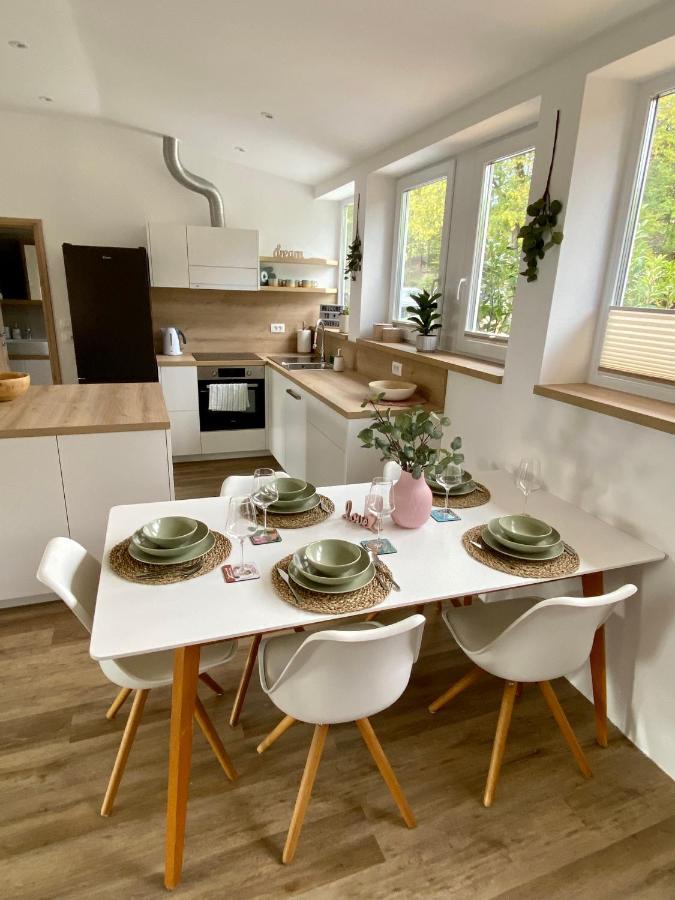 Sunny Oak Estate Apartman Mengeš Kültér fotó