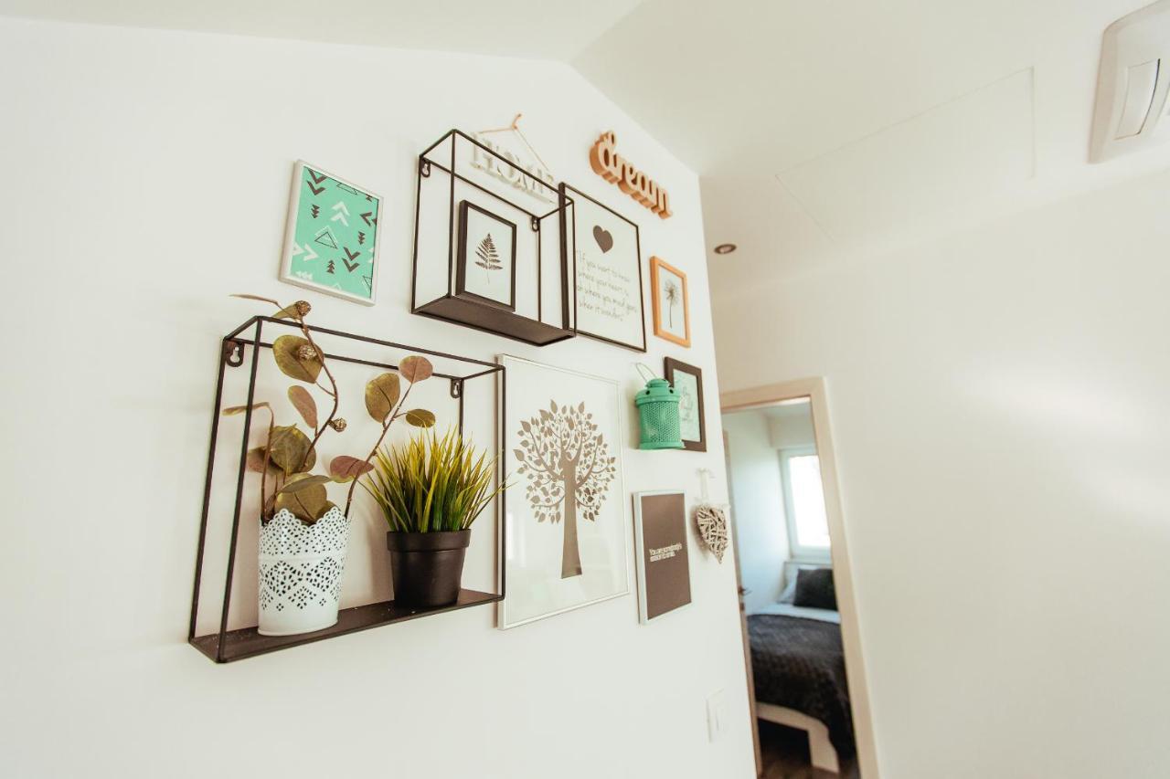Sunny Oak Estate Apartman Mengeš Kültér fotó