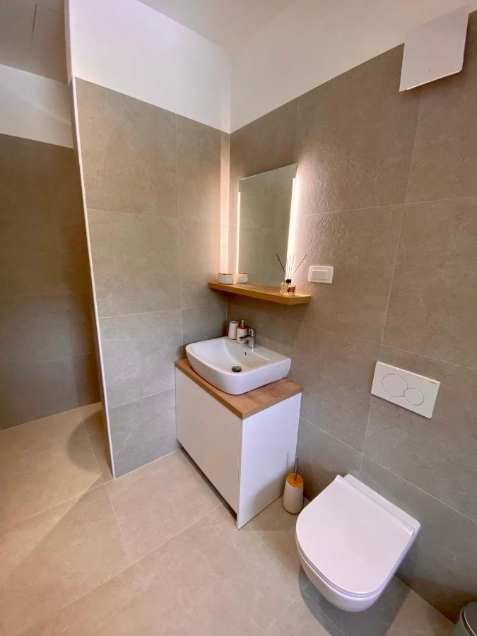Sunny Oak Estate Apartman Mengeš Kültér fotó