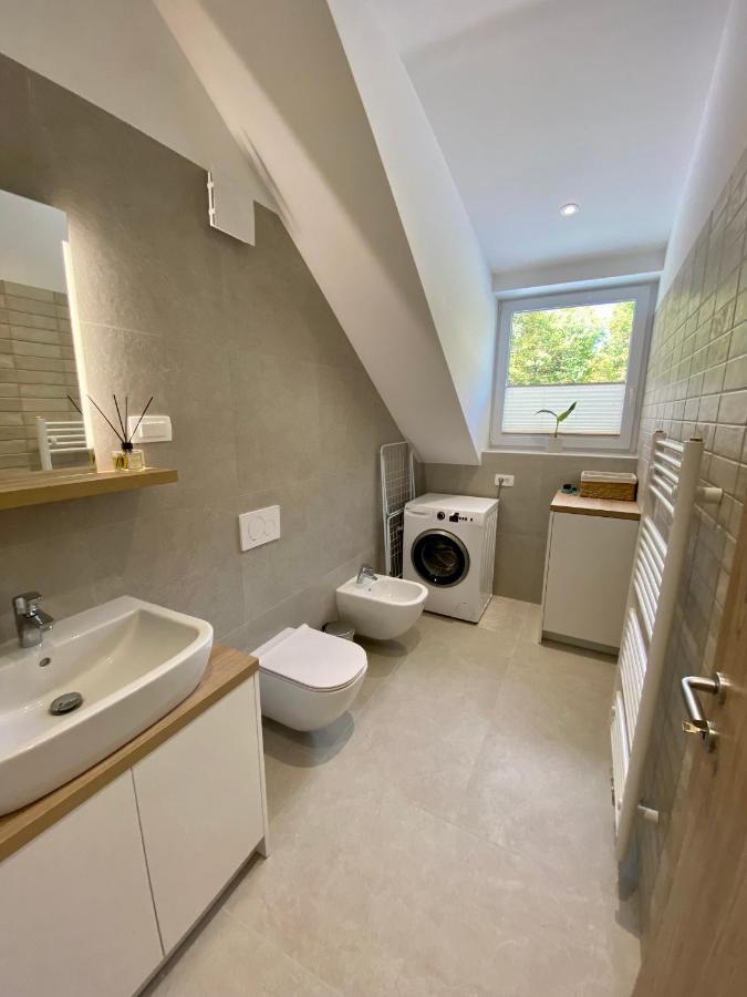 Sunny Oak Estate Apartman Mengeš Kültér fotó